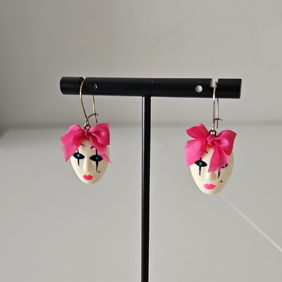 Jewelry - Chic Pink Bow Face Earrings